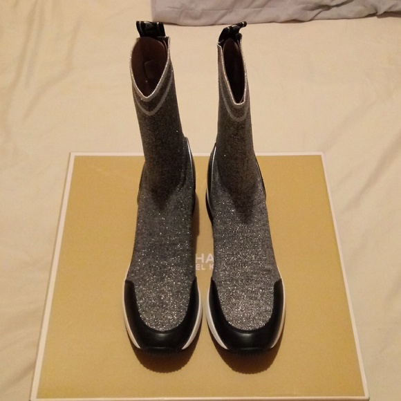 Michael Kors Grover Knit Bootie - Picture 16 of 16